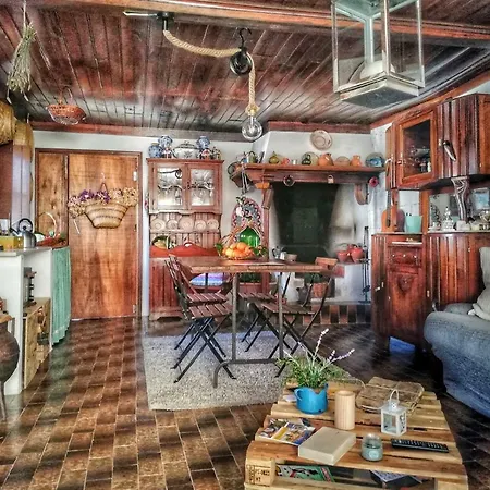 Hétvégi ház Refugio Do Esquilo *